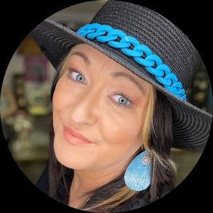 Meet your Posher, Brittney